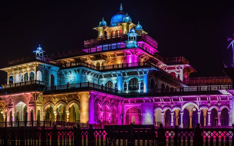 Jaipur – Royal Palaces and Illuminated Markets